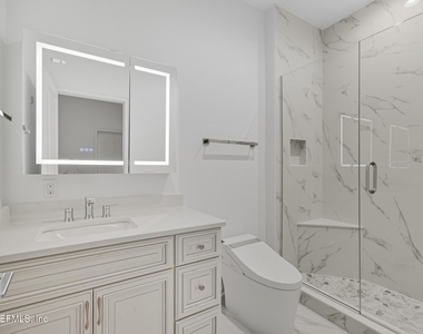 200 Ocean Crest Drive - Photo Thumbnail 29
