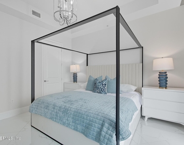 200 Ocean Crest Drive - Photo Thumbnail 35