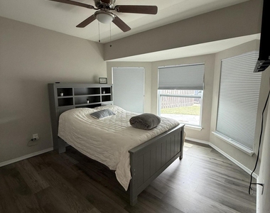 2360 Bitternut Way - Photo Thumbnail 16