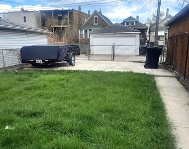 6221 S Laflin Street - Photo Thumbnail 19