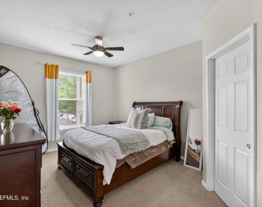 7801 Point Meadows Drive - Photo Thumbnail 10