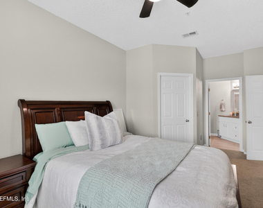 7801 Point Meadows Drive - Photo Thumbnail 13