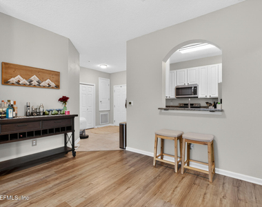 7801 Point Meadows Drive - Photo Thumbnail 11