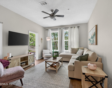 7801 Point Meadows Drive - Photo Thumbnail 7
