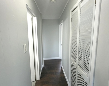 2209 Douglas Avenue - Photo Thumbnail 11