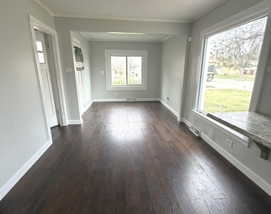 2209 Douglas Avenue - Photo Thumbnail 5