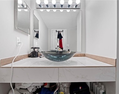 795 Hammond Drive - Photo Thumbnail 11