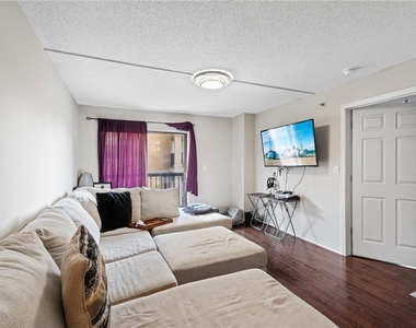 795 Hammond Drive - Photo Thumbnail 7