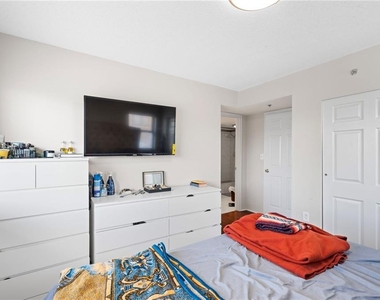795 Hammond Drive - Photo Thumbnail 13