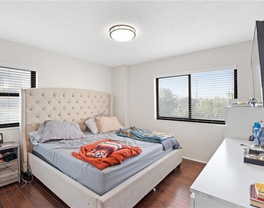 795 Hammond Drive - Photo Thumbnail 23