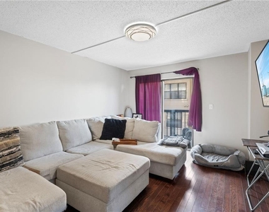 795 Hammond Drive - Photo Thumbnail 6