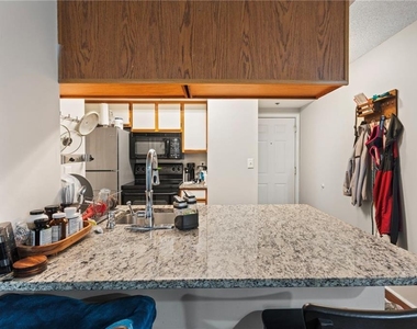 795 Hammond Drive - Photo Thumbnail 3