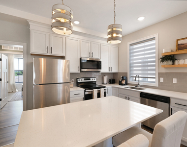 212 Great Loop East Drive - Photo Thumbnail 4