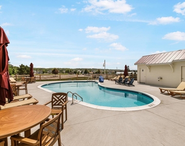 212 Great Loop East Drive - Photo Thumbnail 15