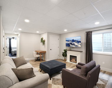 212 Great Loop East Drive - Photo Thumbnail 9