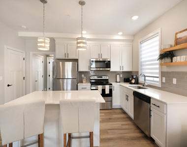 212 Great Loop East Drive - Photo Thumbnail 3