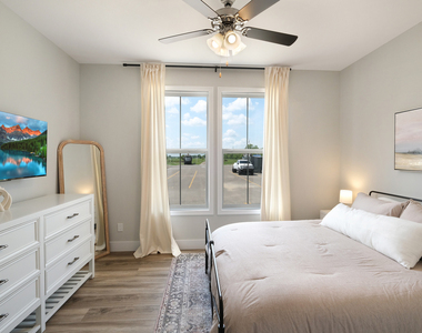 212 Great Loop East Drive - Photo Thumbnail 7