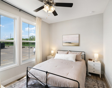 212 Great Loop East Drive - Photo Thumbnail 6