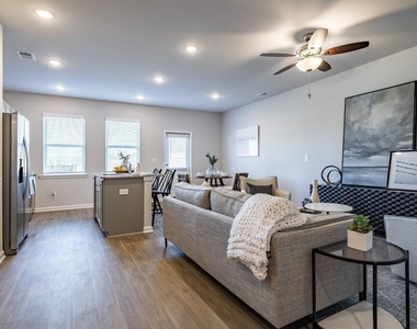 513 Kirkland Road - Photo Thumbnail 5