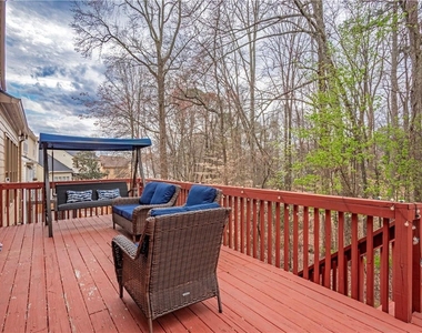 10910 Chatburn Way - Photo Thumbnail 9