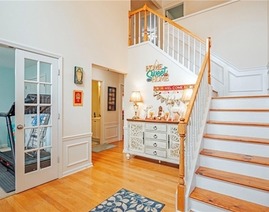 10910 Chatburn Way - Photo Thumbnail 2