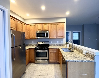 255 N Sacramento Street - Photo Thumbnail 2