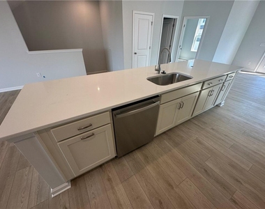 352 Skylar Court - Photo Thumbnail 5