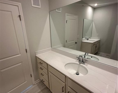 352 Skylar Court - Photo Thumbnail 16