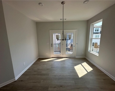 352 Skylar Court - Photo Thumbnail 13
