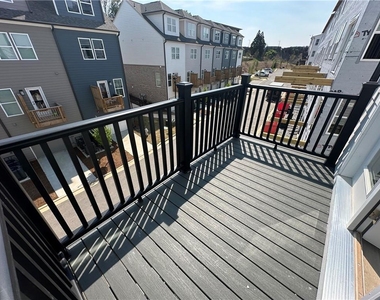 352 Skylar Court - Photo Thumbnail 14