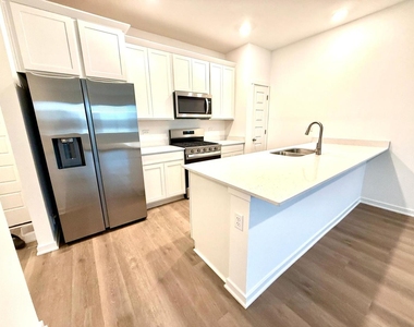 2272 Barbera Drive - Photo Thumbnail 6
