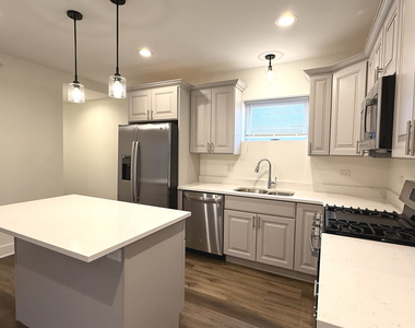 114 Stephen Street - Photo Thumbnail 3