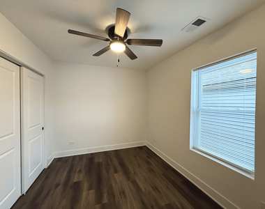 114 Stephen Street - Photo Thumbnail 11