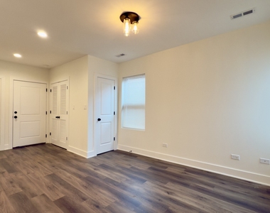 114 Stephen Street - Photo Thumbnail 1