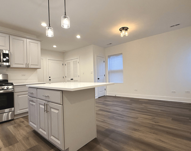 114 Stephen Street - Photo Thumbnail 4