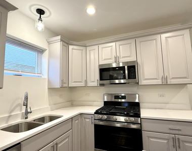 114 Stephen Street - Photo Thumbnail 6