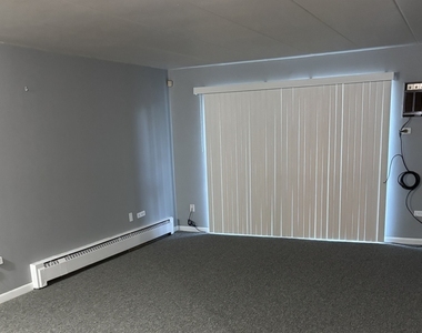 18361 Glen Oak Avenue - Photo Thumbnail 1