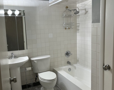 18361 Glen Oak Avenue - Photo Thumbnail 7