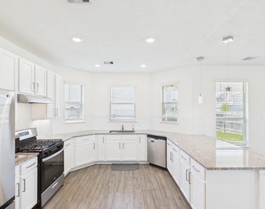 15643 Fellswood Drive - Photo Thumbnail 8