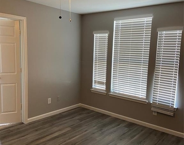 18107 Flower Grove Court - Photo Thumbnail 2