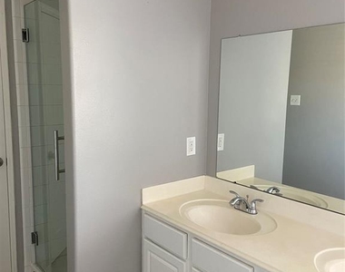 18107 Flower Grove Court - Photo Thumbnail 7