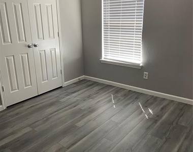18107 Flower Grove Court - Photo Thumbnail 8