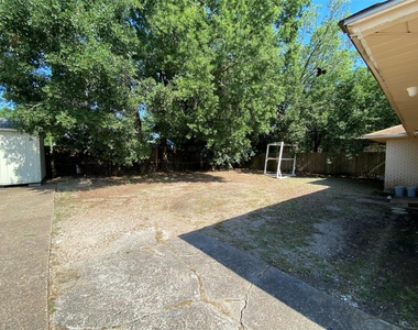 2125 Strawberry Road - Photo Thumbnail 15