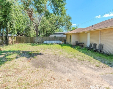 2125 Strawberry Road - Photo Thumbnail 12