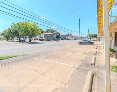 2125 Strawberry Road - Photo Thumbnail 7
