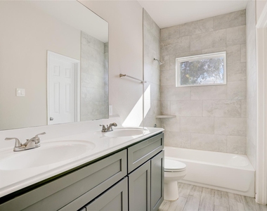 1045 Marcolin Street - Photo Thumbnail 12