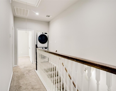 1045 Marcolin Street - Photo Thumbnail 6
