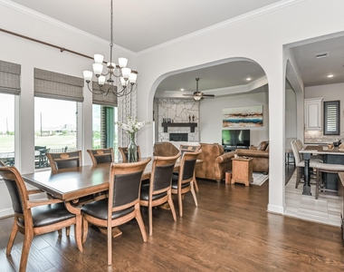 6110 Meadow Bluff Court - Photo Thumbnail 10