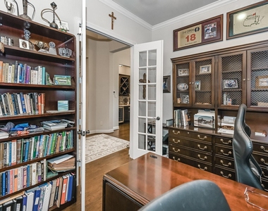 6110 Meadow Bluff Court - Photo Thumbnail 23