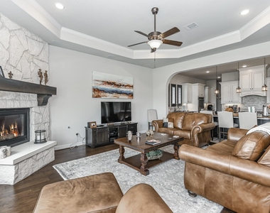 6110 Meadow Bluff Court - Photo Thumbnail 12
